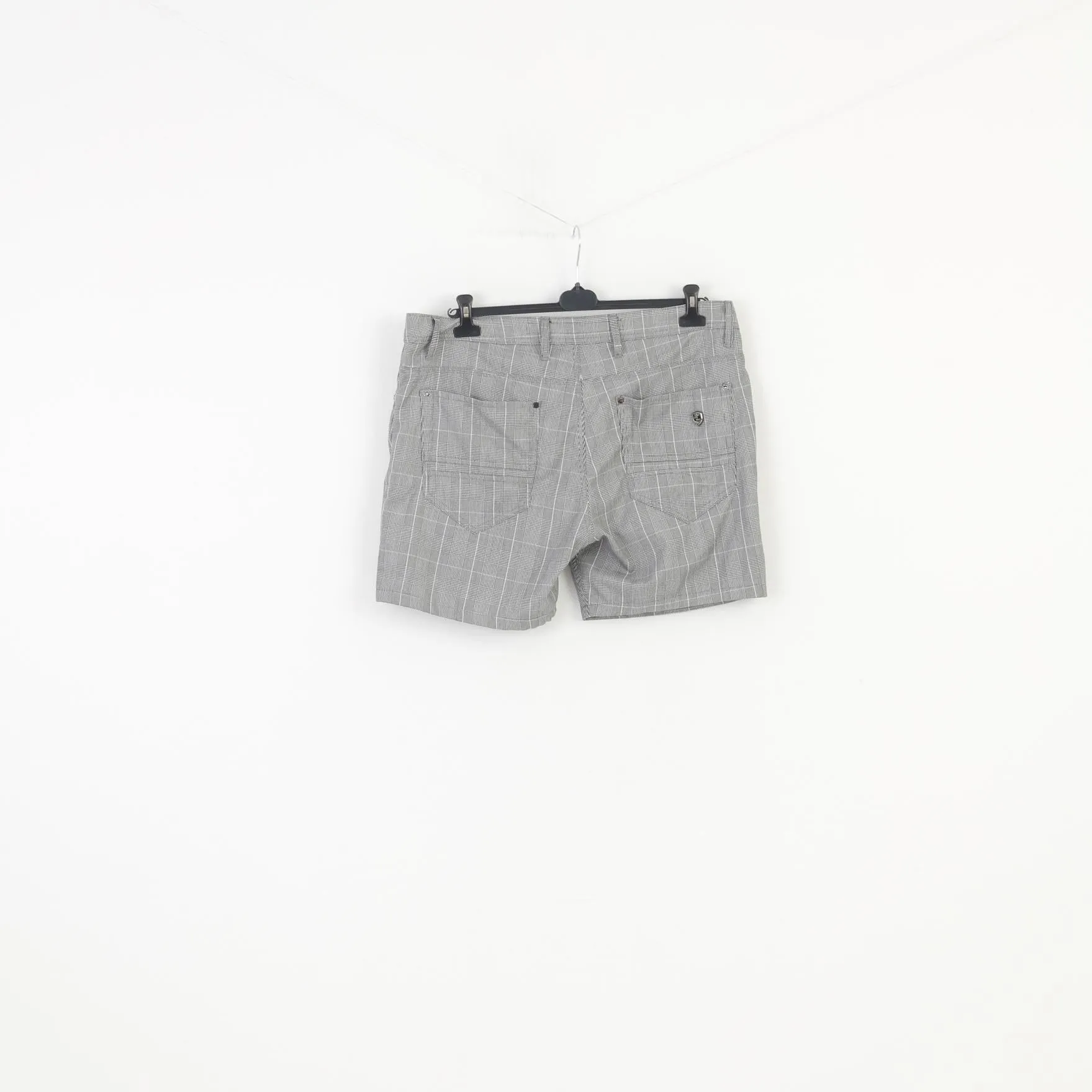 Cipo&Baxx Men 40 34 Shorts White Black Checkered Summer Top
