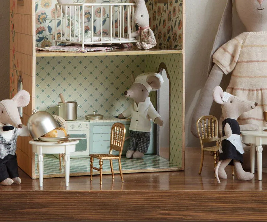 Gold Chairs, Mouse