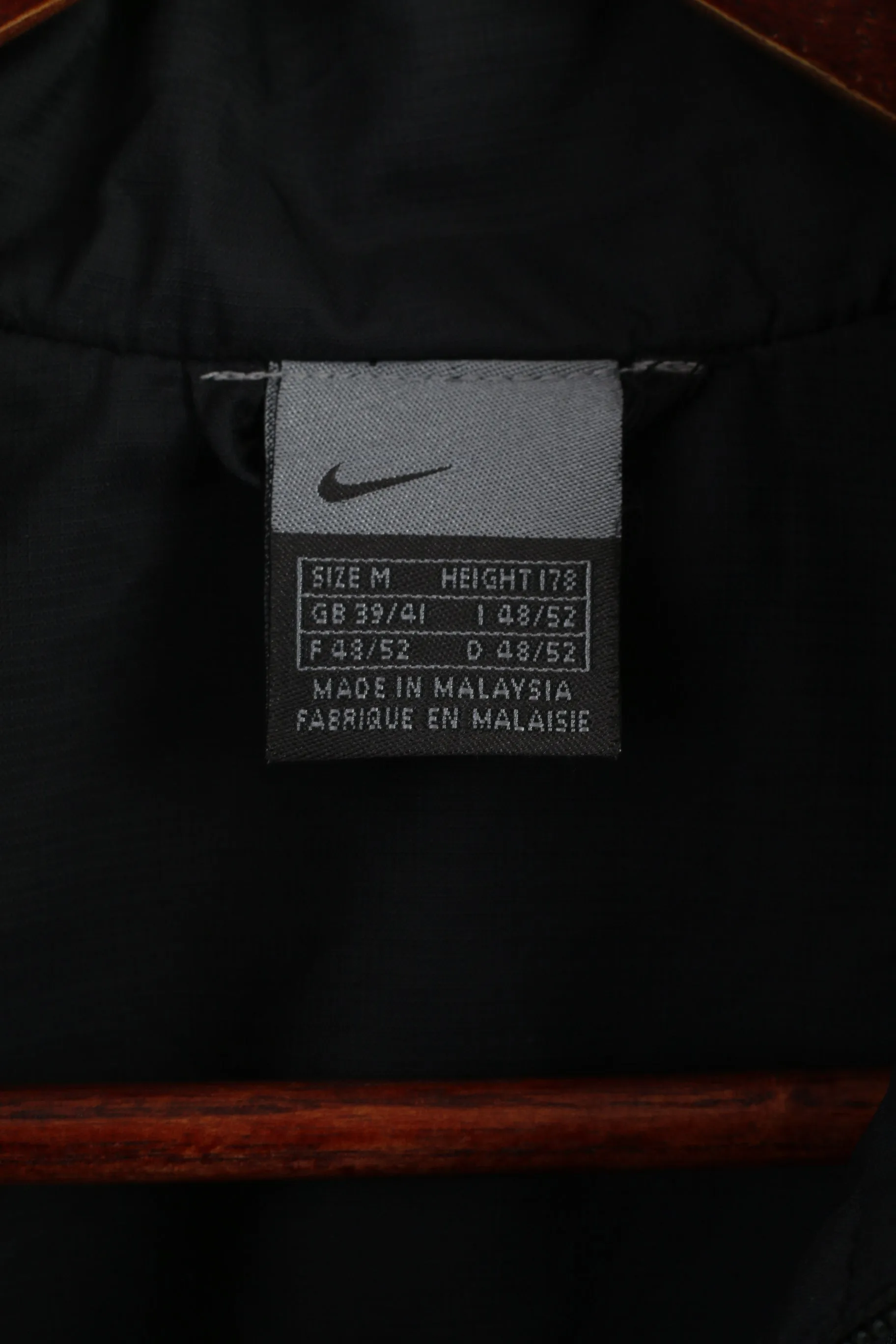 Nike Men M Jacket Black Pullover Activewear Retro Lightweight Pocket Sport Top